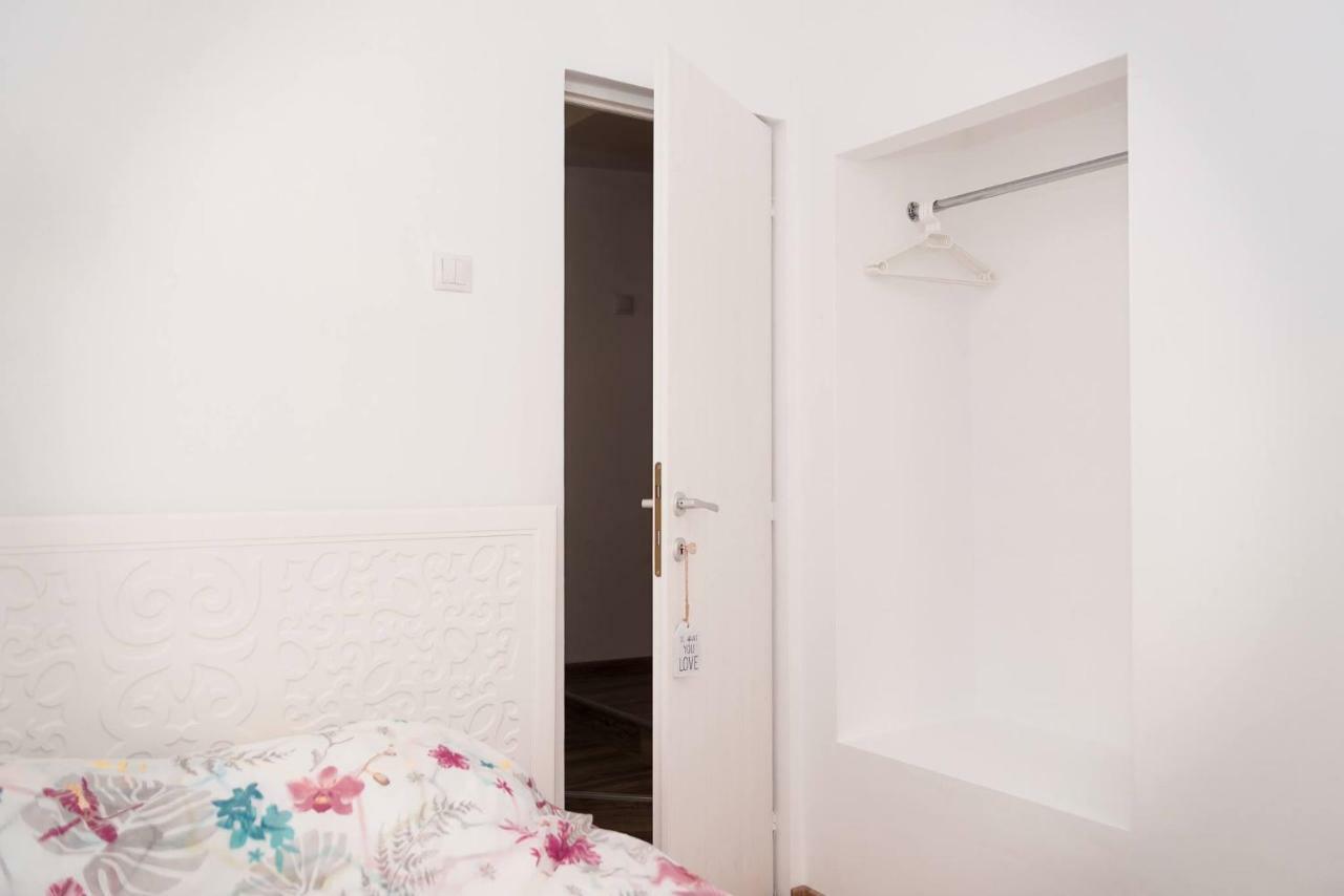 ★ 2 Minute Walk From The Bridge Of Lies ★ Appartamento Sibiu Esterno foto
