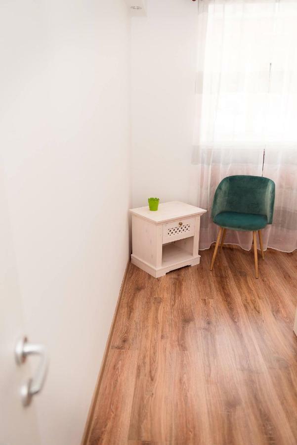 ★ 2 Minute Walk From The Bridge Of Lies ★ Appartamento Sibiu Esterno foto